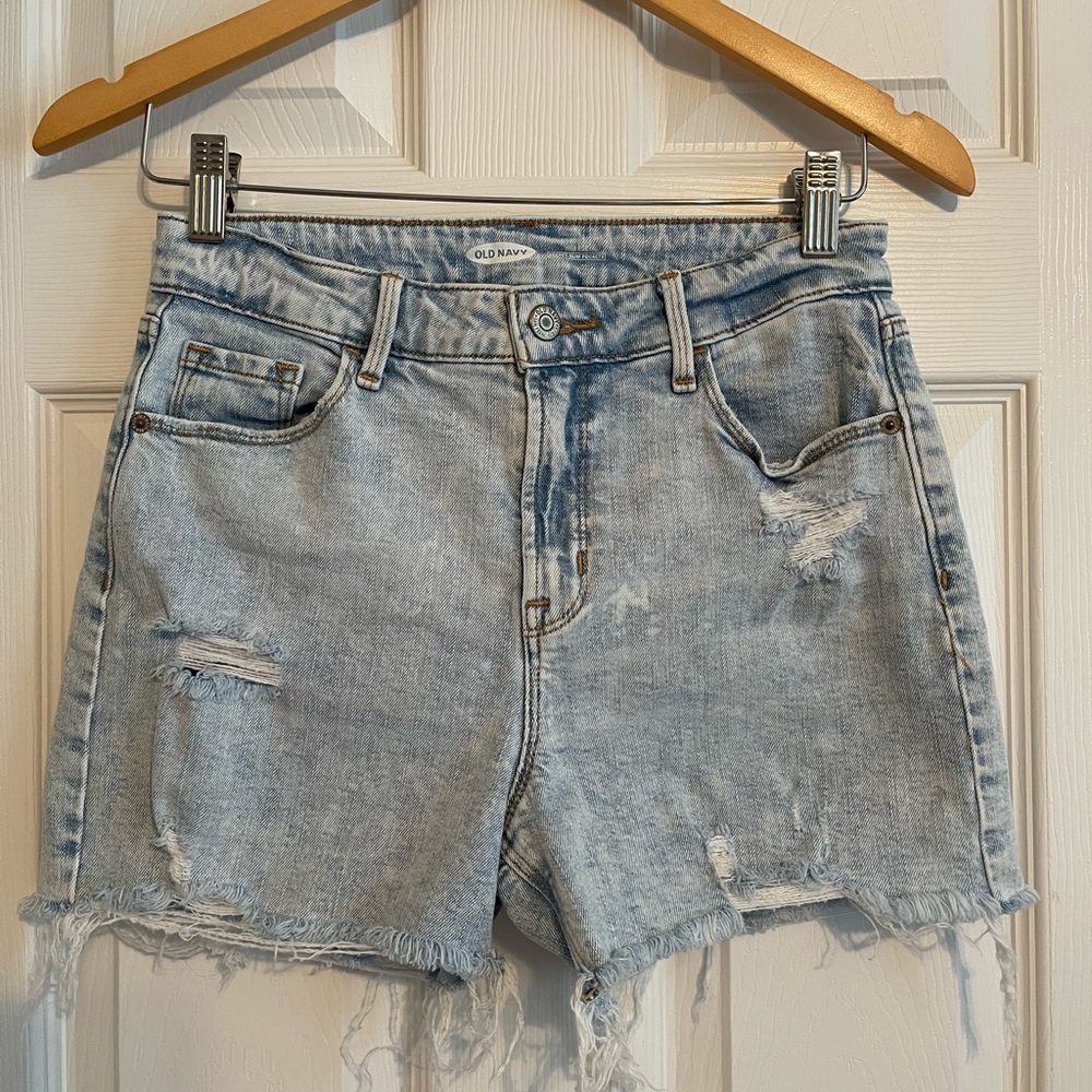 Old Navy High Rise Denim Shorts with Secret Slim Pockets. Size 2